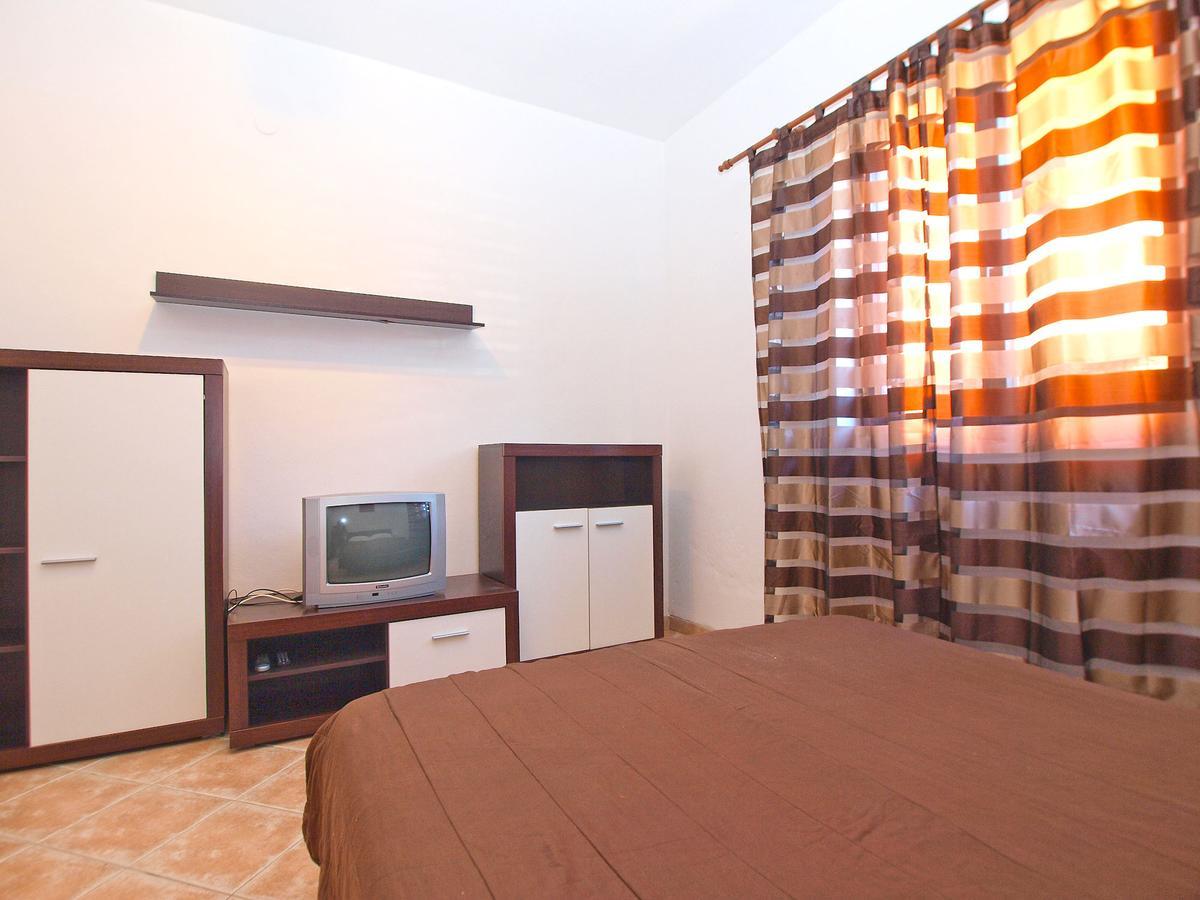 Apartments Sandra 1335 Pula Exterior foto
